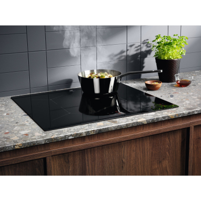 Варильна поверхня Electrolux EIS62443 фото №3