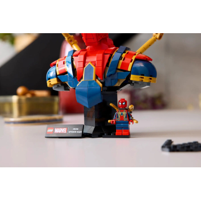 Конструктор Lego Super Heroes Погруддя Залізної Людини-Павука (76326) фото №11