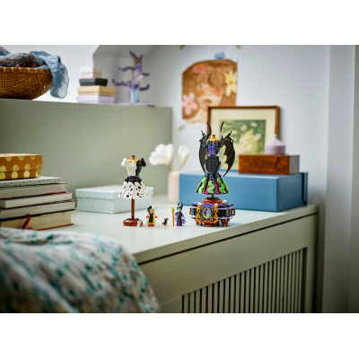 Конструктор Lego Disney Classic Сукні Малефісенти та Лютелли де Віль (43262) фото №9