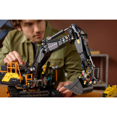 Конструктор Lego Technic Екскаватор Volvo EC500 Hybrid (42215) фото №7
