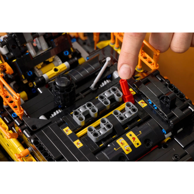Конструктор Lego Technic Екскаватор Volvo EC500 Hybrid (42215) фото №9