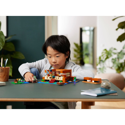 Конструктор Lego Minecraft Будинок у формі жаби 400 деталей (21256) фото №11