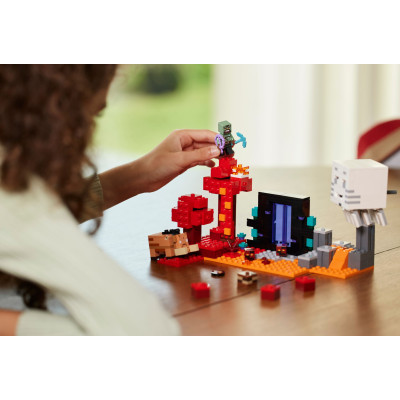 Конструктор Lego Minecraft Засідка біля порталу в Нижній світ 352 деталей (21255) фото №11