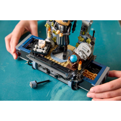 Конструктор Lego Wednesday Фігурка Венздей Аддамс (76780) фото №11