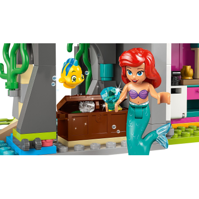 Конструктор Lego Disney Замок принцеси та королівські улюбленці (43267) фото №7