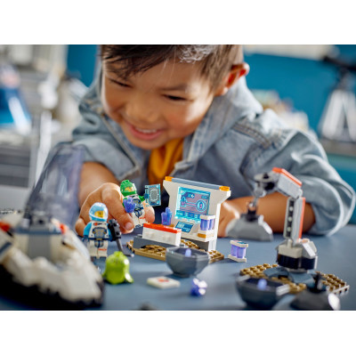 Конструктор Lego City Космічний корабель і дослідження астероїда 126 деталей (60429) фото №9