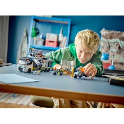 Конструктор Lego City Пересувна поліцейська криміналістична лабораторія 674 деталей (60418) фото №9