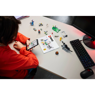Конструктор Lego Fortnite Табір Peely та Sparkplug (77075) фото №9