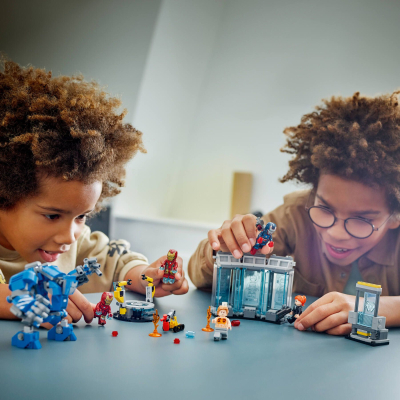 Конструктор Lego Super Heroes Лабораторія Залізної Людини: зал обладунків (76315) фото №9
