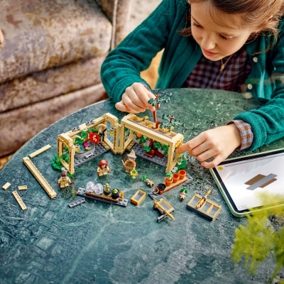 Конструктор Lego Harry Potter Замок Хогвартс: урок гербології (76445) фото №8