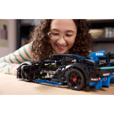 Конструктор Lego Technic Автомобіль для перегонів Porsche GT4 e-Performance (42176) фото №9