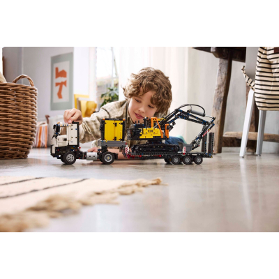 Конструктор Lego Technic Вантажівка Volvo FMX і Електричний екскаватор EC230 (42175) фото №10
