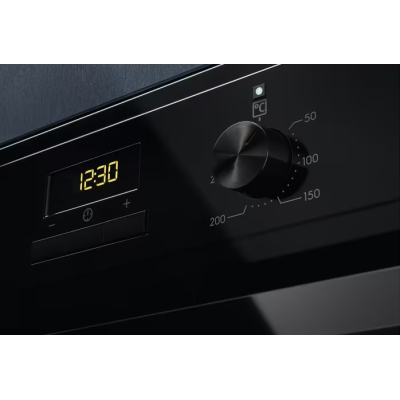 Духовой шкаф Electrolux EOF3H50BK фото №4