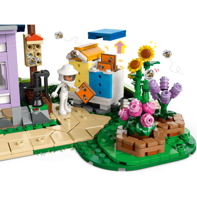 Конструктор Lego Friends Будиночок і квітник бджолярів (42669) фото №4