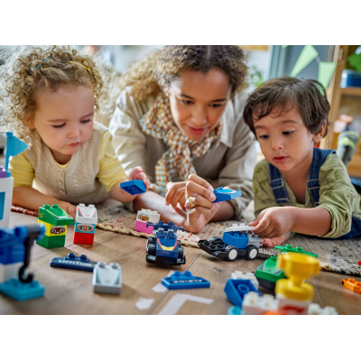 Конструктор Lego DUPLO Town Автомобілі для перегонів і пілоти команд Формули-1 (10445) фото №10